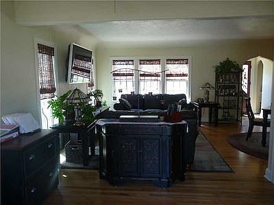 4th image of 707 Burlington Ave