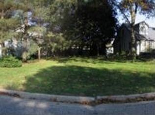 5273 Stoney Brook Rd, Kalamazoo, MI 49009