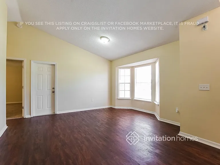 1771 Meredith Ave — Photo 3