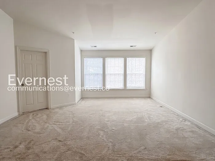1620 Whitehall Dr — Photo 9