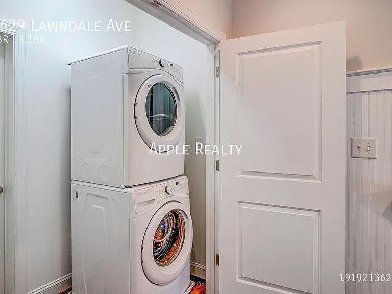 2629 Lawndale Ave — Photo 13