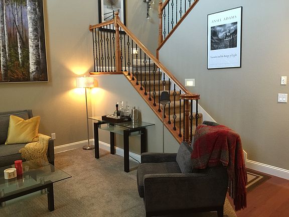 3rd image of 1366 Seymour Cir