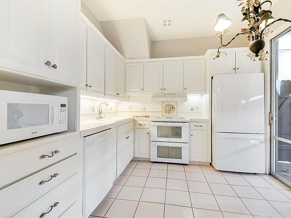5th image of 7707 Broadway St