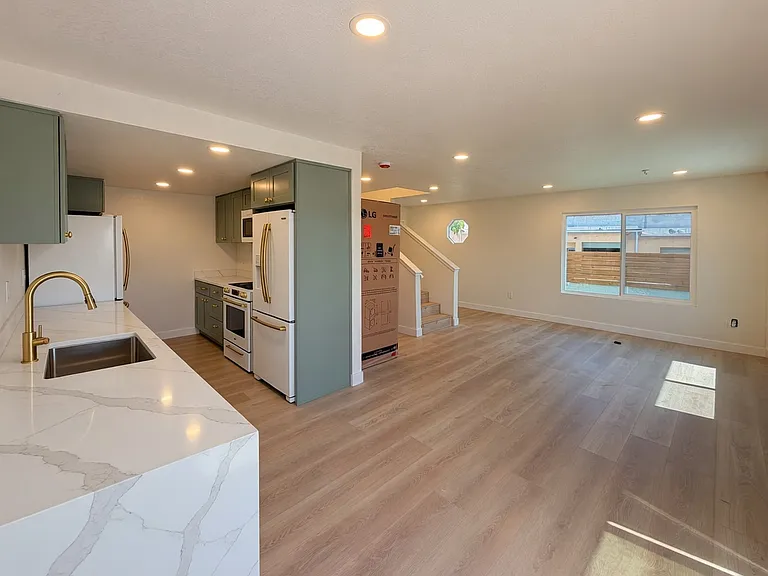 522 W California Ave #D — Photo 3