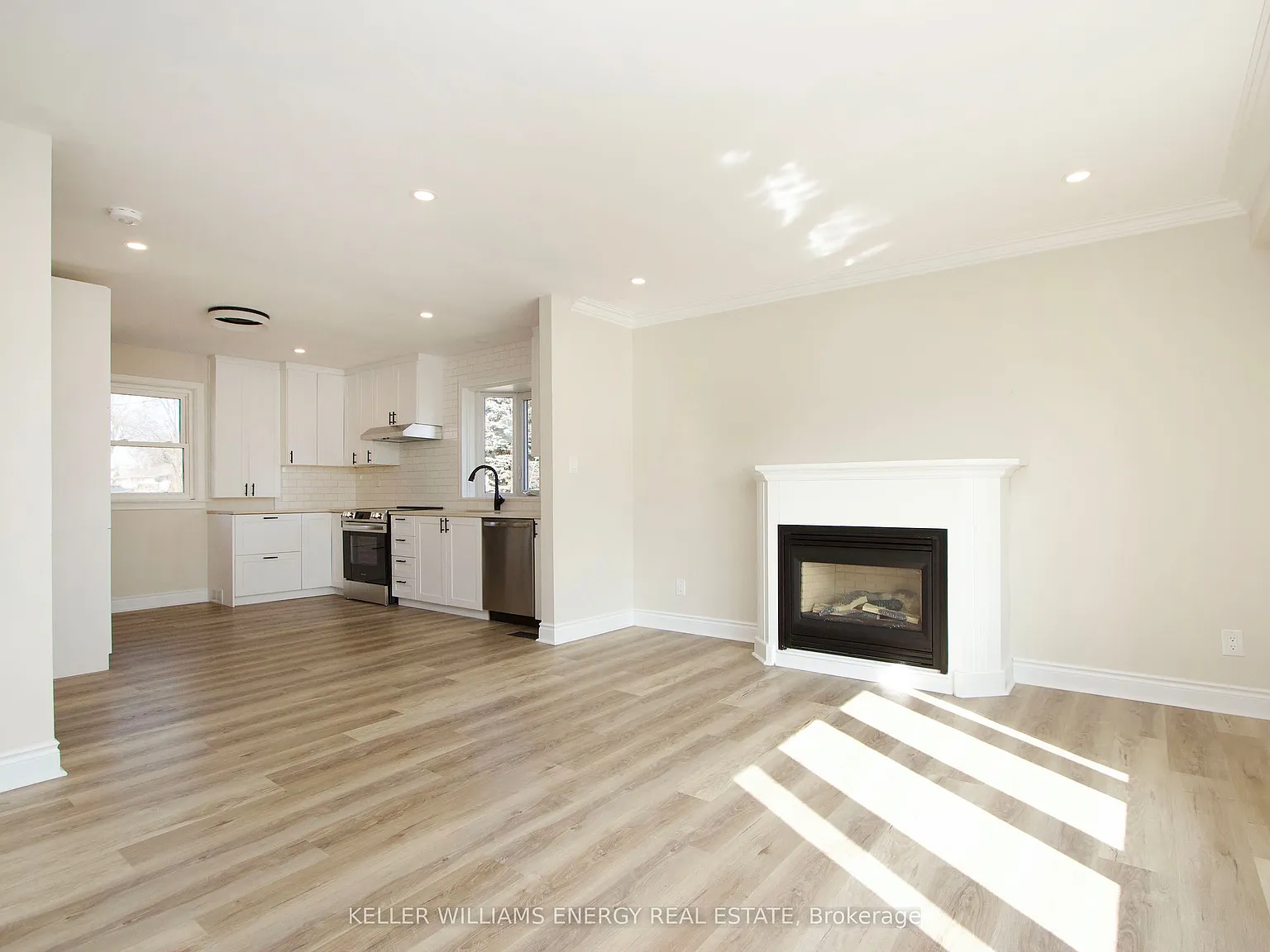 3 bed, $2,395 — Photo 4