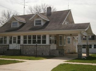 226 W Pearl St, Lanark, IL 61046