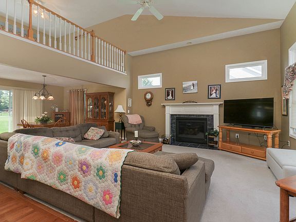 5th image of 3319 Peppertree Ln