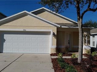 7910 Carriage Pointe Dr, Gibsonton, FL 33534