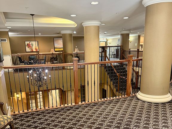 4th image of 350 Princess Royal Dr #1103