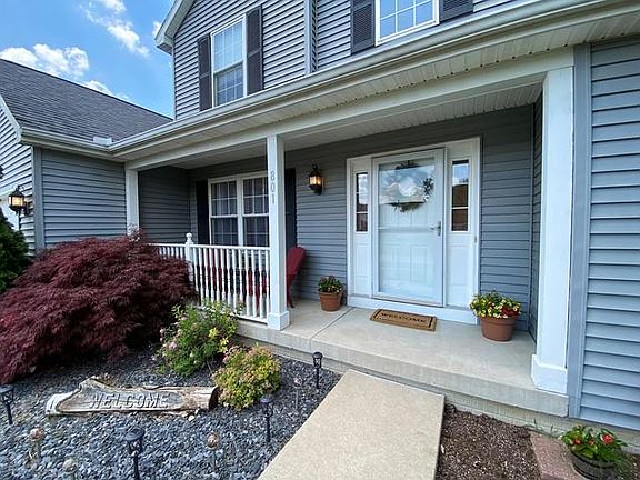3rd image of 801 Chickory Dr