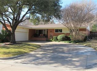 6836 Middle Rd, Fort Worth, TX 76116