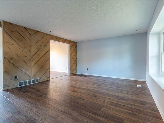 3rd image of 177 Ault St