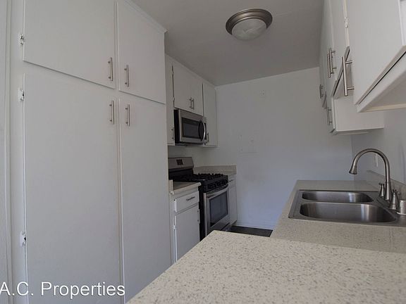 5th image of 15144 Burbank Blvd #202