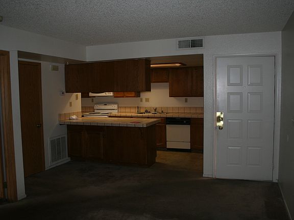5th image of 4121 Gannet Cir #409-1