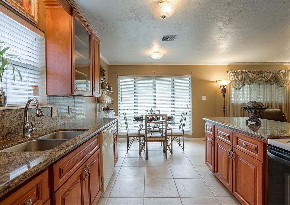 2nd image of 7322 Tall Pines Dr