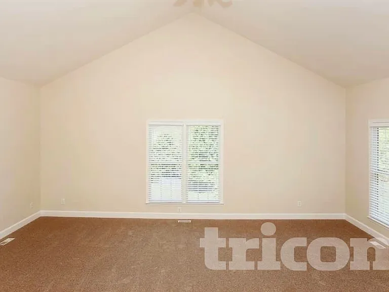 105 Saddlebridge Ln — Photo 12