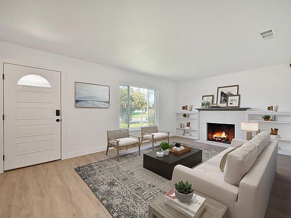 2nd image of 2209 Maxine Way