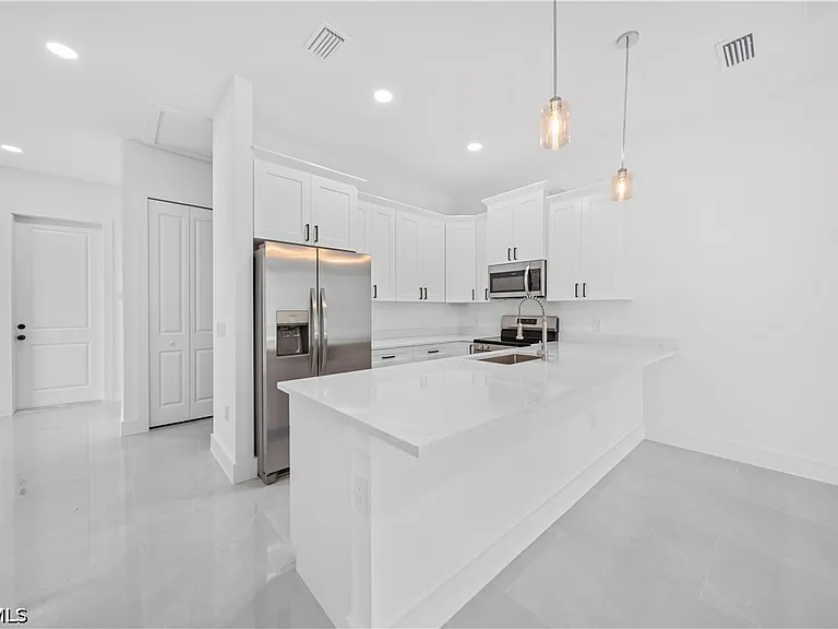 2218 Fairway Dr — Photo 8