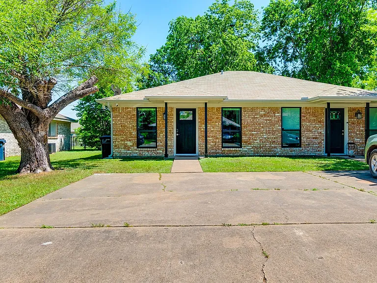808 Concho Pl — Photo 1