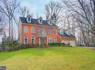 1132 Round Pebble Ln, Reston, VA 20194