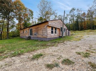 135 Sandy Flat Rd, Connellsville, PA 15425