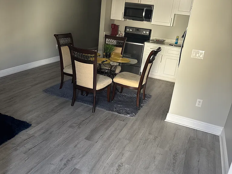 Prince Court Apartments — Photo 21