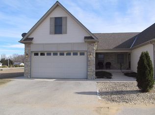 901 9th St SW, Demotte, IN 46310