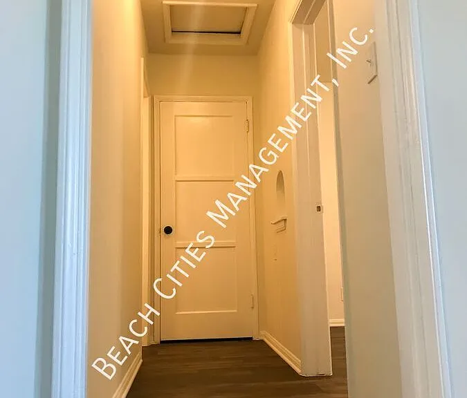 945 E Carson St — Photo 16