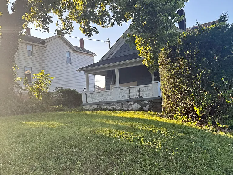 201 Gordon Ave — Photo 2