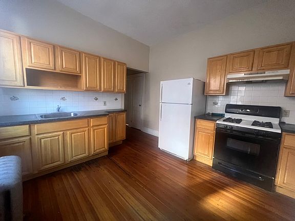 4th image of 4612 Murdock Ave