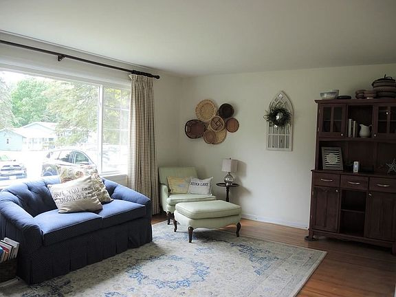 2nd image of 26 Merryhill Dr