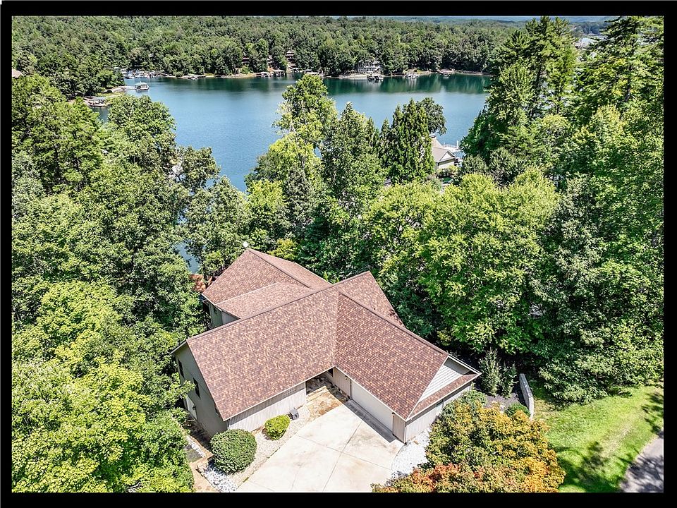 1st image of 932 Bay Ridge Dr