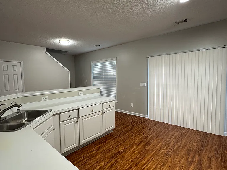 3020 Oxwell Dr — Photo 3