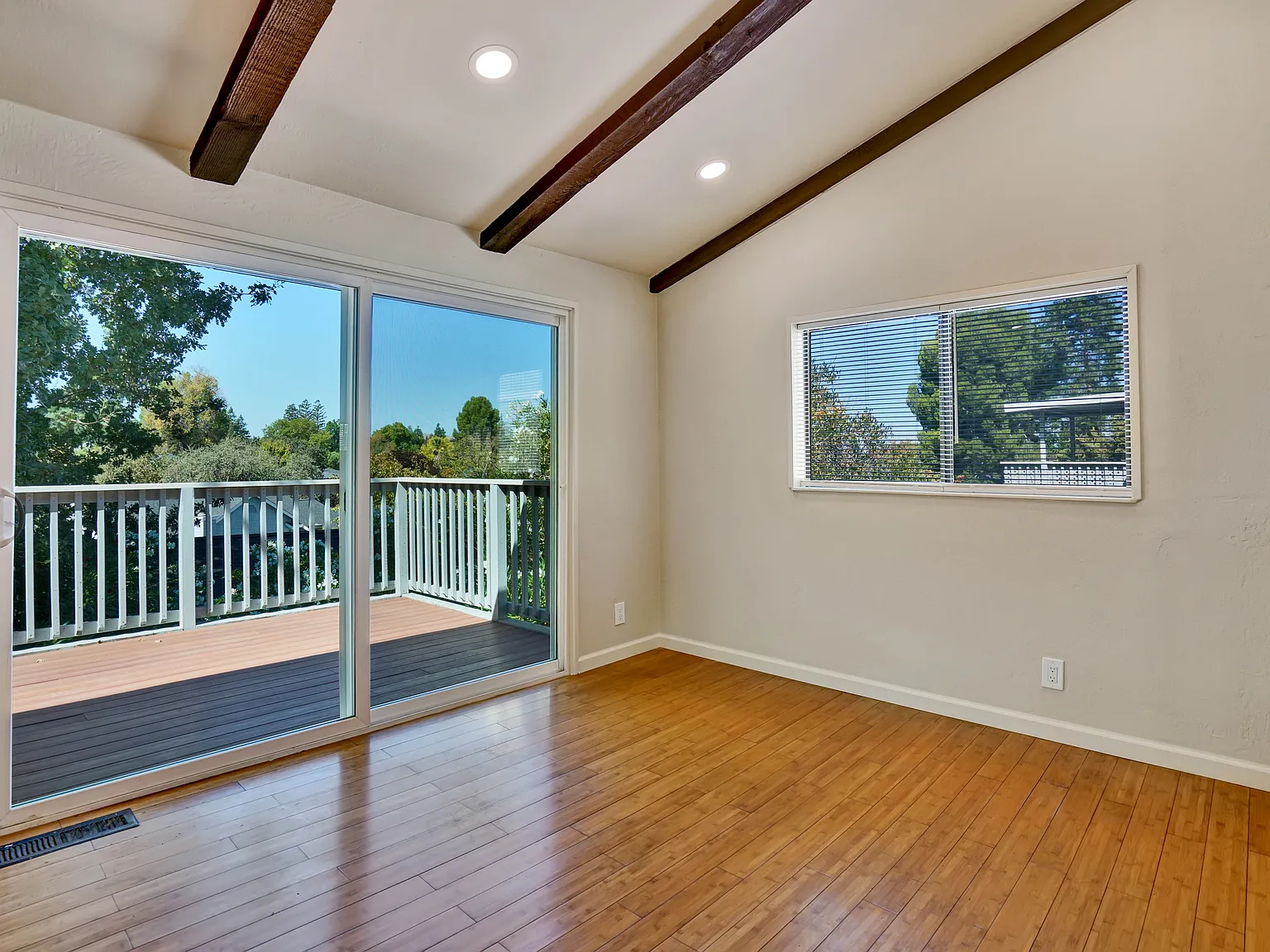 3 bed, 1.5 bath, 1490 sqft, $3,400 — Photo 4
