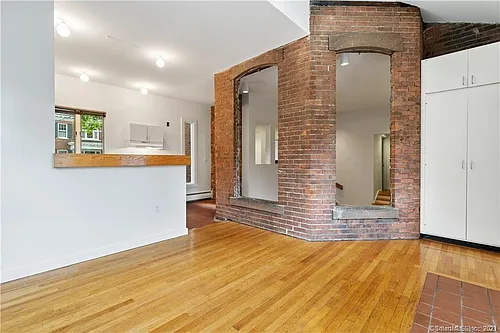 239 Bradley St #1 Photo 1