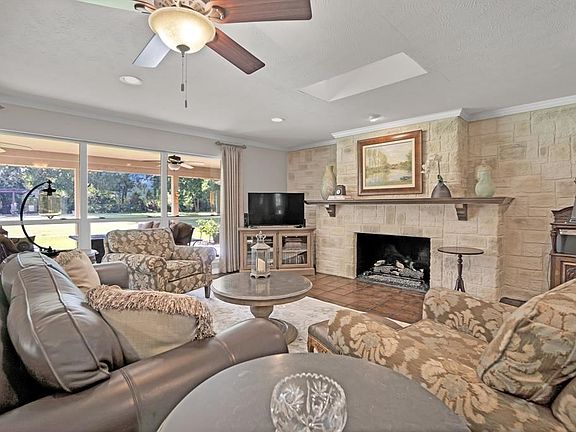 2nd image of 660 E Sorita Cir