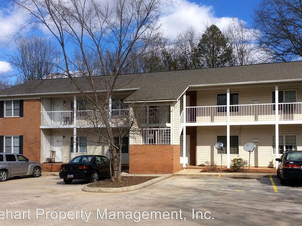 1st image of 822 Iredell St