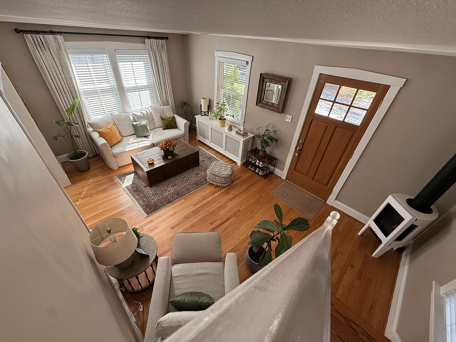 3 bed, 1229 sqft, $3,200 — Photo 2