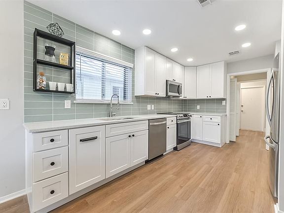 5th image of 22803 Merrymount Dr