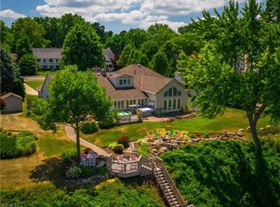 29450 Lake Rd, Bay Village, OH 44140