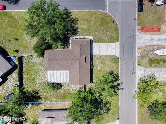 5th image of 5511R Rainey Ave W
