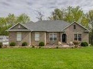 8817 Rosewood Hills Dr, Edwardsville, IL 62025