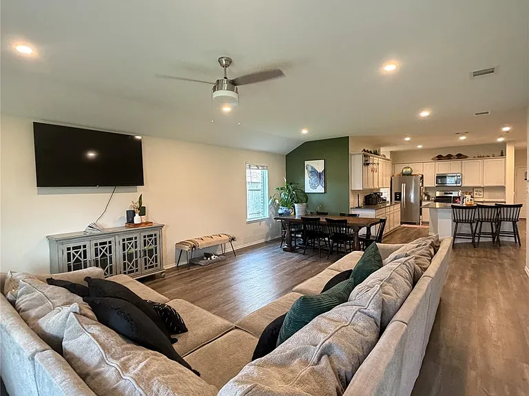 1008 Llano Trl — Photo 4