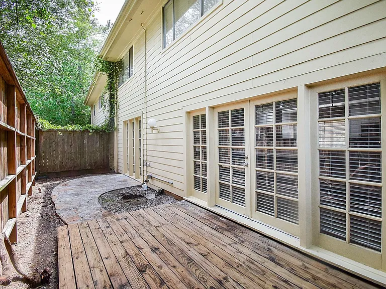 201 Vanderpool Ln #113 — Photo 38
