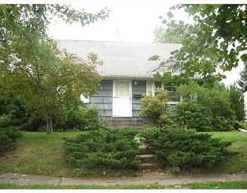 66 Lawrence St photo 1