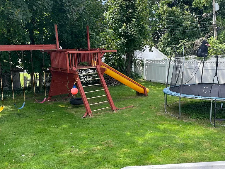 98 Neptune Ave — Photo 9