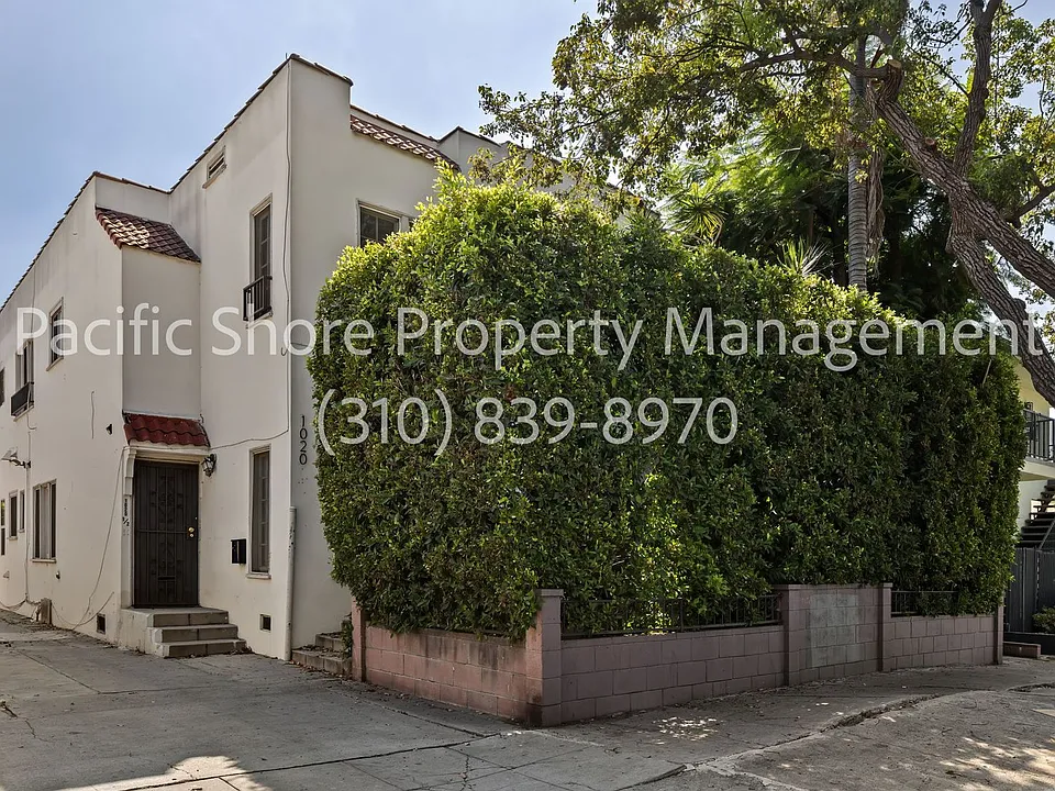 1020 N Oxford Apartments
