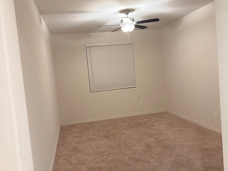 8744 W Rancho Dr — Photo 7
