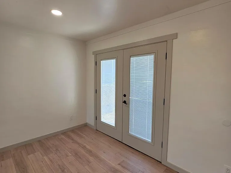 4034 E Moreland St #2 — Photo 4