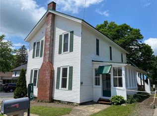 18 Pearl St, Holland, NY 14080